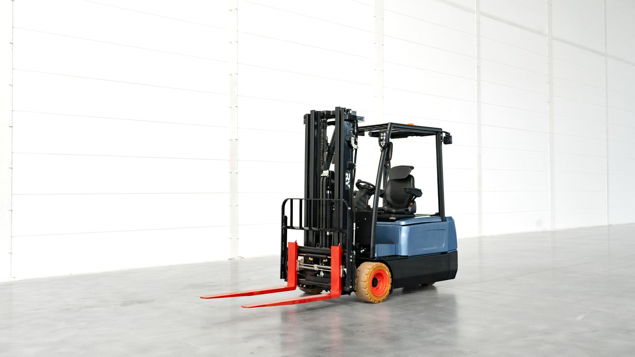 Royal Forklifts R Series 3-wheel Electric Forklift E18e - Lithium